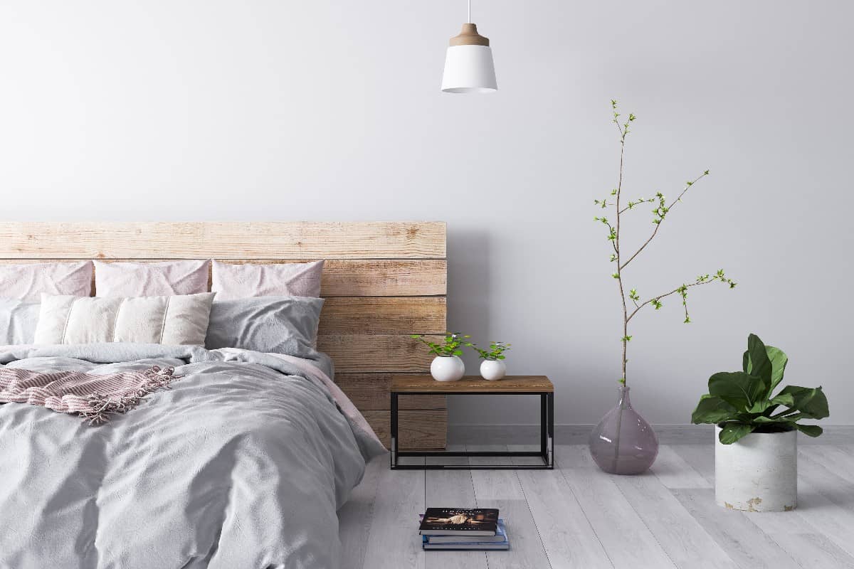 How to decorate your bedroom with natural materials?