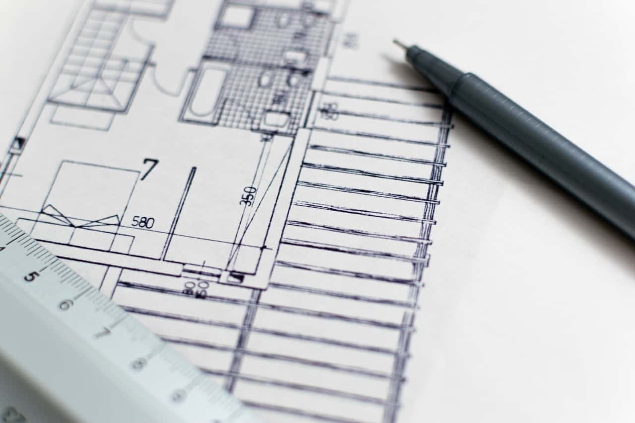 What is the difference between an architect and an interior designer?