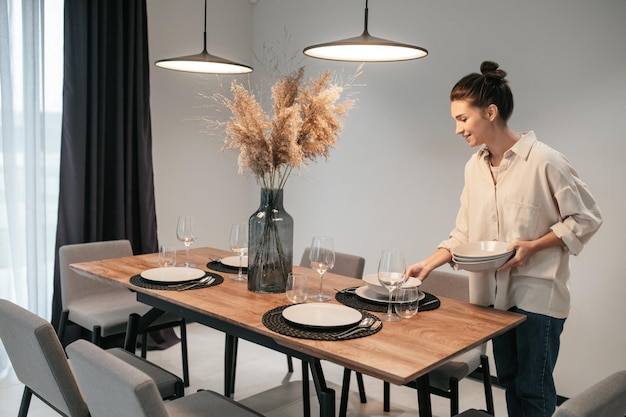 Creating the Perfect Modern Dining Space: Tips for Choosing the Right Chairs